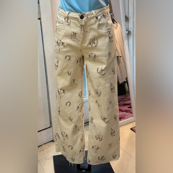 easel Denim - Easel Beige Denim Pants with Wester Print
